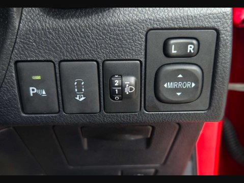 Toyota Auris 1.6 Auris Sport Valvematic 5dr 21