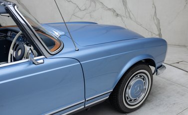 Mercedes-Benz 280 SL W113 Pagoda 35