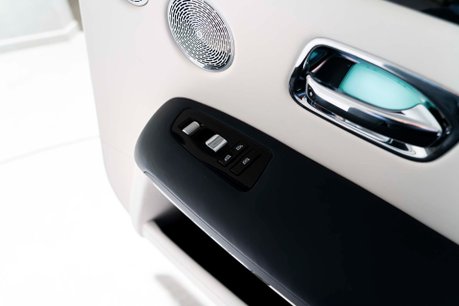 Rolls-Royce Ghost V12. STARLIGHT. H, C & M SEATS. REAR ENTERTAINMENT. HUD. A/CRUISE CONTROL 72