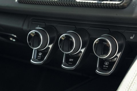 Audi R8 5.2 FSI V10 Plus S Tronic quattro Euro 6 (s/s) 2dr 36