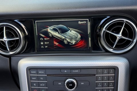 Mercedes-Benz SLC SLC 200 AMG LINE - AIRSCARF -9 MERCEDES SERVICES -HEATED SEATS -PAN ROOF 37