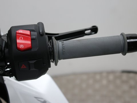 Suzuki GSX-8R GSX 800 FRQM4 GSX-8R 15