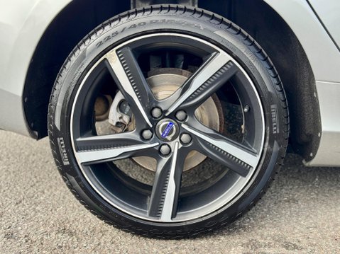 Volvo V40 2.0 D4 R-Design Lux Nav Auto Euro 6 (s/s) 5dr 24