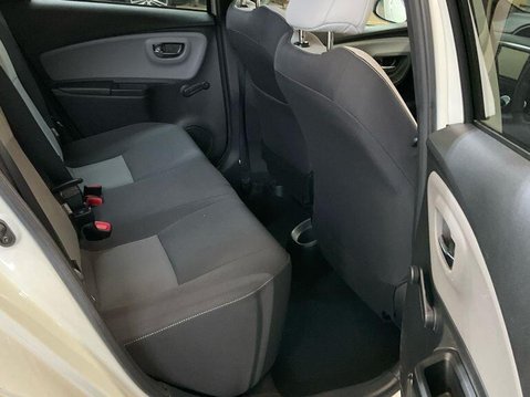 Toyota Yaris 1.33 Dual VVT-i Design Euro 6 5dr 9