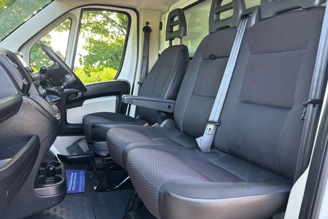 Citroen Relay 35 L3 130ps Luton with Tail Lift - Air Con 3