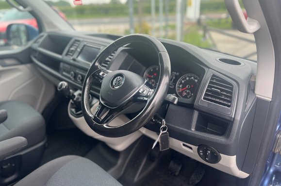 Volkswagen Transporter T32 TDI KOMBI HIGHLINE BMT 21