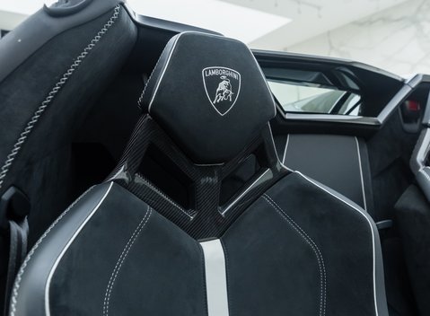 Lamborghini Aventador SVJ LP 770-4 ROADSTER 18