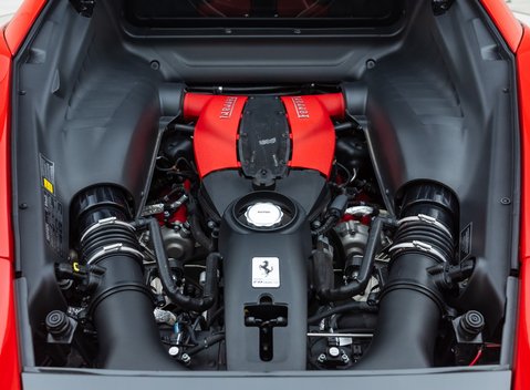 Ferrari F8 Tributo 43