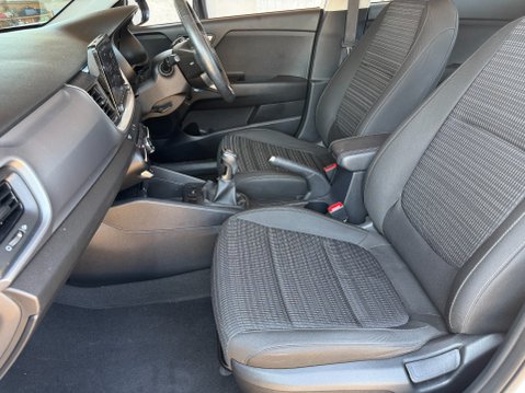 Kia Stonic 2 **10,841 MILES** 22