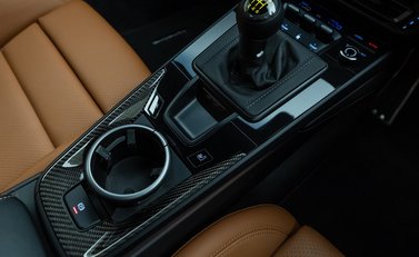 Porsche 911 GT3 TOURING (992) 22