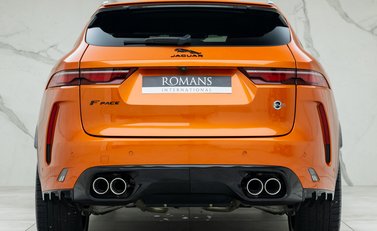 Jaguar F-Pace SVR 5