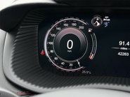 Aston Martin DBX V8 59