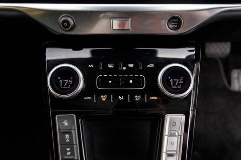 Jaguar I-Pace BLACK 40