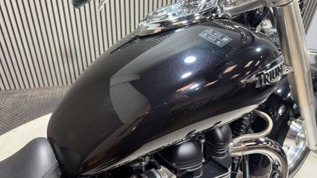 Triumph Bonneville 2011 ONLY 1812 MILES LONG MOT STUNNING CRUISER BIKE 16