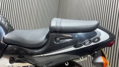 Suzuki GSXR 600 1999 SRAD GOOD RUNNING PROJECT BIKE 600CC SPORT 30