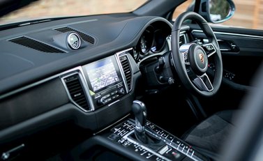 Porsche Macan GTS 31