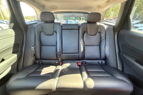 Volvo XC60 RECHARGE T8 ULTIMATE DARK AWD -PLUG IN HYBRID - VAT Q -PAN ROOF  17