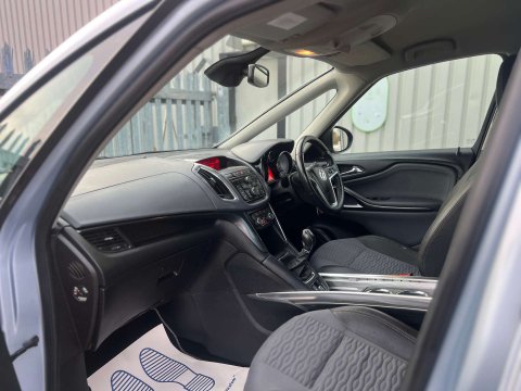 Vauxhall Zafira 2.0 Zafira Tourer SE CDTi 5dr 23