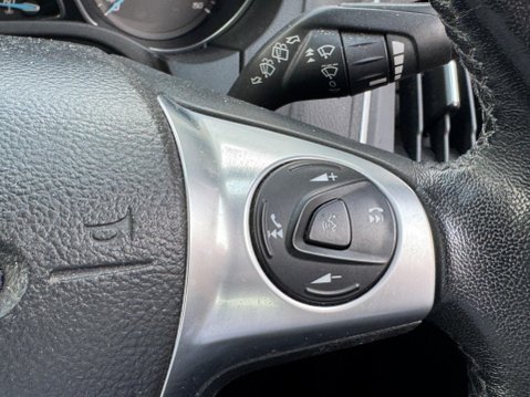 Ford Focus 1.6 TDCi Titanium Navigator Euro 5 (s/s) 5dr 19
