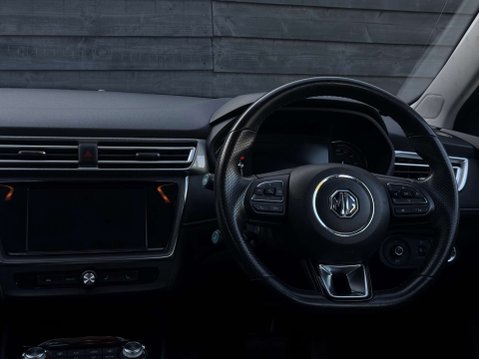 MG 5 MG5 Exclusive EV 5dr 24