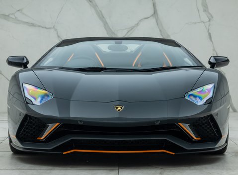 Lamborghini Aventador S LP 740-4 ROADSTER 10