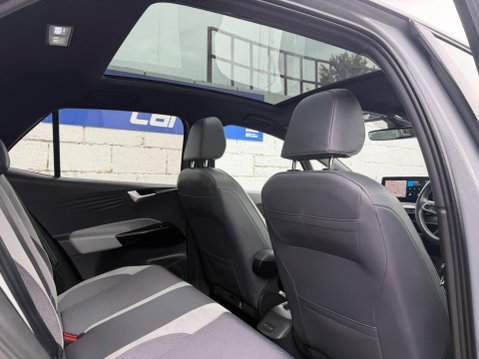 Volkswagen ID.3 Pro Performance 58kWh Family Auto 5dr 53