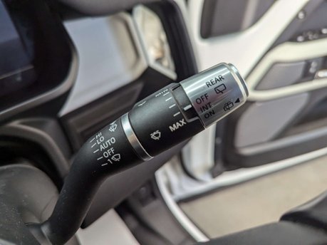 Land Rover Defender 2.0 Defender SE D Auto 4WD 5dr 77