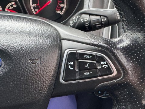 Ford Focus 2.0T EcoBoost ST-2 Euro 6 (s/s) 5dr 25