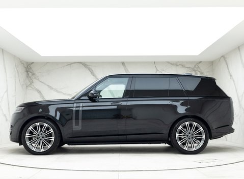 Land Rover Range Rover D350 Autobiography LWB 7 Seater 2