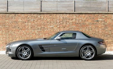 Mercedes-Benz SLS AMG 2