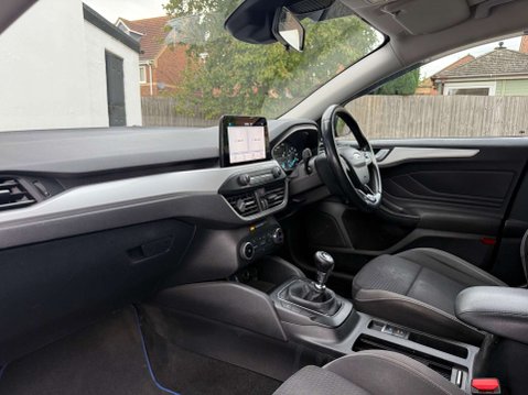 Ford Focus 1.0T EcoBoost Zetec Hatchback 5dr Petrol Manual Euro 6 (s/s) (125 ps) 28