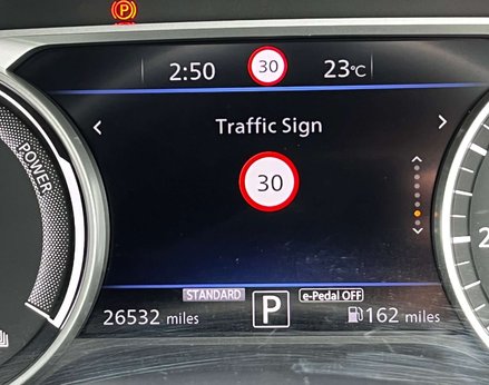 Nissan Juke 1.6 Juke Tekna HEV CVT 5dr 31