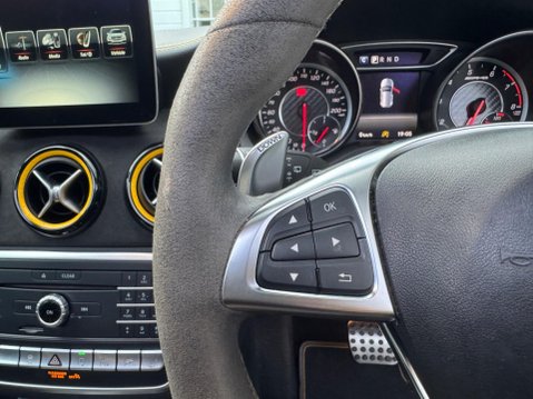 Mercedes-Benz A Class 2.0 A45 AMG Yellow Night Edition SpdS DCT 4MATIC Euro 6 (s/s) 5dr 44