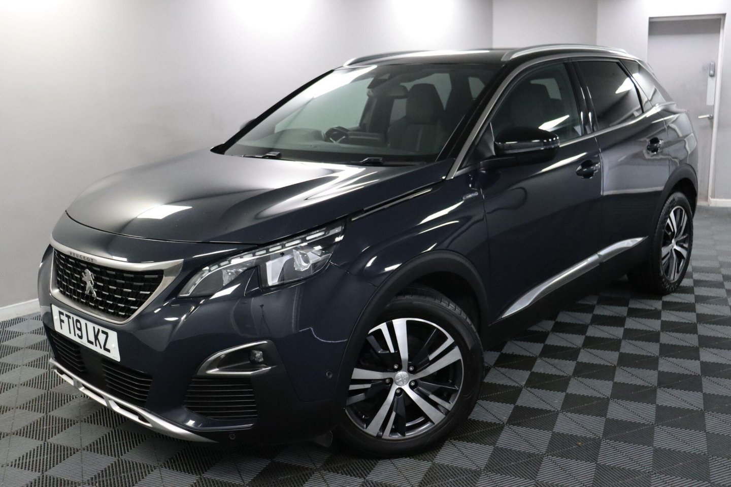 2019 Peugeot 3008 — image 9