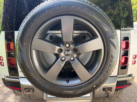 Land Rover Defender X-DYNAMIC S MHEV 48