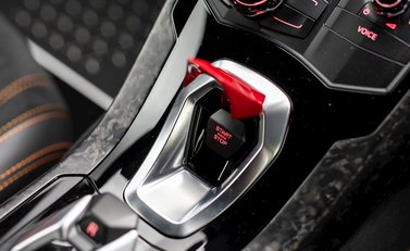 Lamborghini Huracan LP640-4 Performante 16