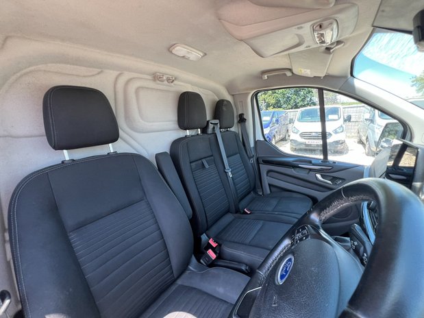 Ford Transit Custom SWB L1H1 Low Roof Professional 300 Alloys EURO 6 NO VAT 27