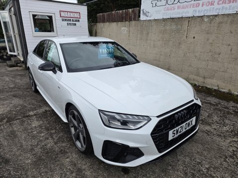 Audi A4 TFSI S LINE BLACK EDITION MHEV 2