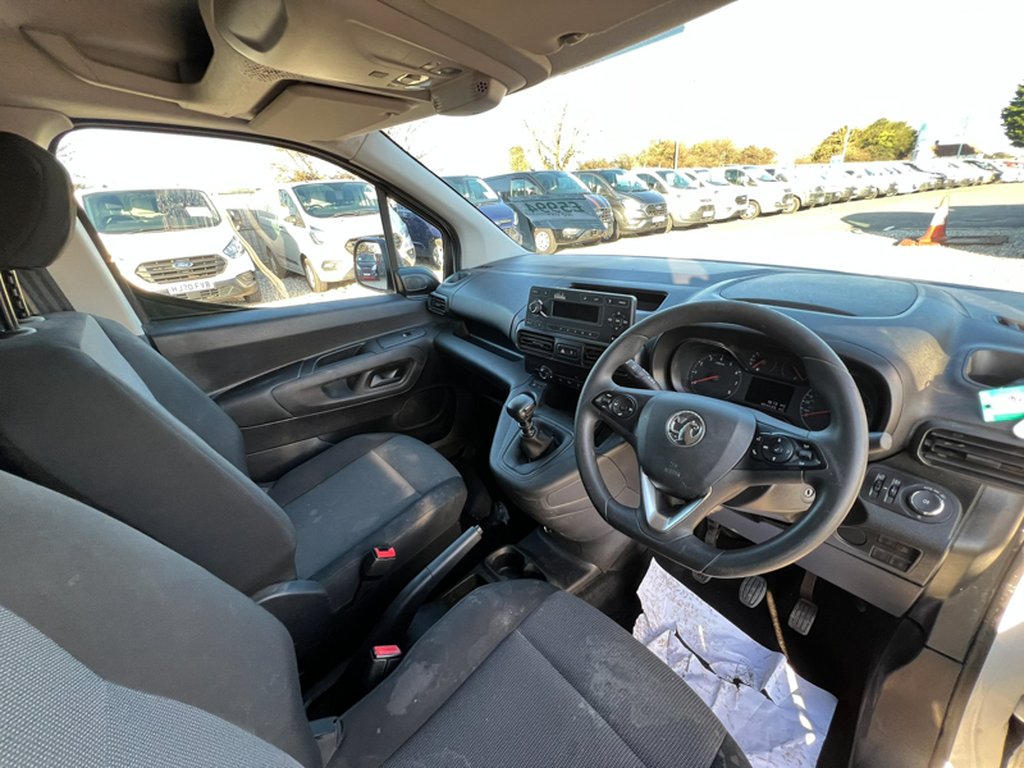 2020 Vauxhall ComboSWB L1H1 Low Roof Sportive 2000 Sensors EURO 6 NO — thumbnail 29 of 51