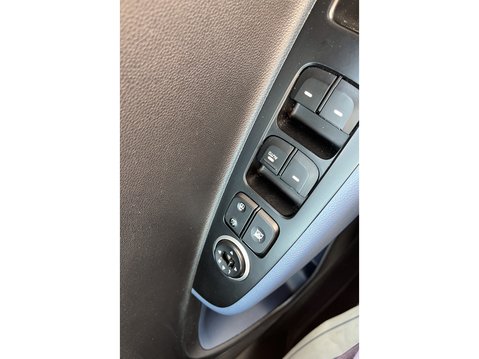 Hyundai i10 1.2 Premium 5dr 21