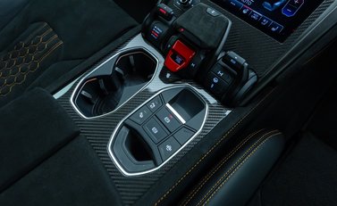 Lamborghini Urus PERFORMANTE 26