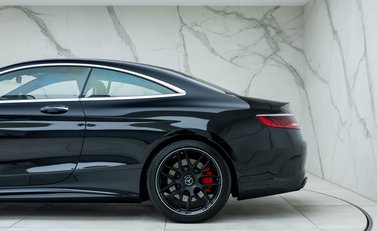 Mercedes-Benz S Class S63 AMG Coupe 34