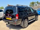 Nissan Pathfinder 2.5 dCi Tekna 4WD Euro 5 5dr 8