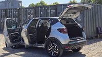 Renault Captur 1.5 dCi ENERGY Iconic SUV 5dr Diesel EDC Euro 6 (s/s) (90 ps) 4