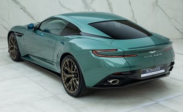 Aston Martin DB12 Coupe 9