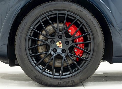 Porsche Cayenne GTS Coupé 8