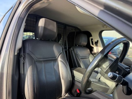 Land Rover Discovery 3.0 Discovery SE SDV6 Auto 4WD 9