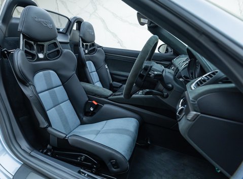 Porsche 718 SPYDER RS PDK 14