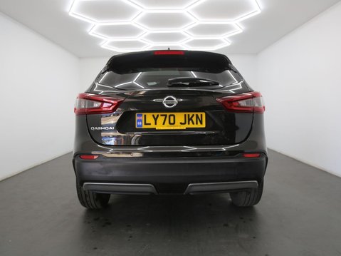 Nissan Qashqai 1.3 DIG-T N-Connecta Euro 6 (s/s) 5dr 6