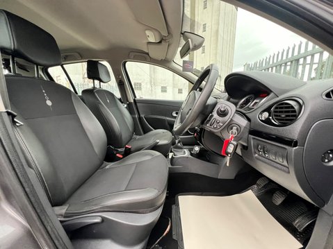 Renault Clio DYNAMIQUE TOMTOM 16V 45